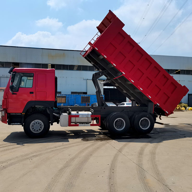 ယှဉ်ပြိုင်နိုင်သောစျေးနှုန်း Sinotruck Howo 6*4 10 Wheeler 371 375 Horsepower Euro2/3 Dump Truck Hot Sale 