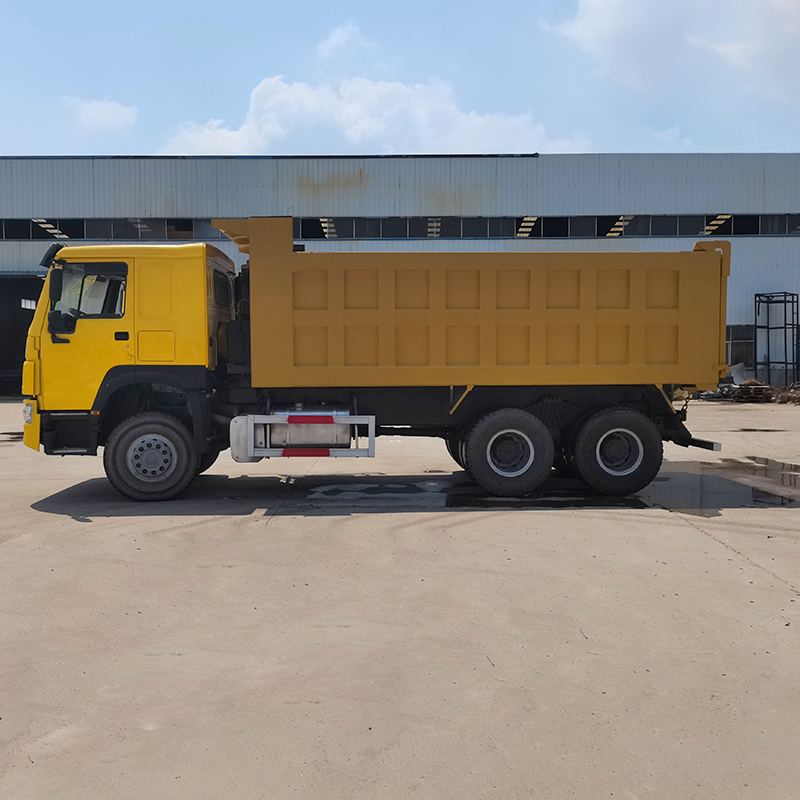 အသုံးပြုထားသော Sinotruk HOWO 375hp Dump Truck 10 Tires Tipper Truck သည် အာဖရိကသို့ တင်ပို့ခြင်း