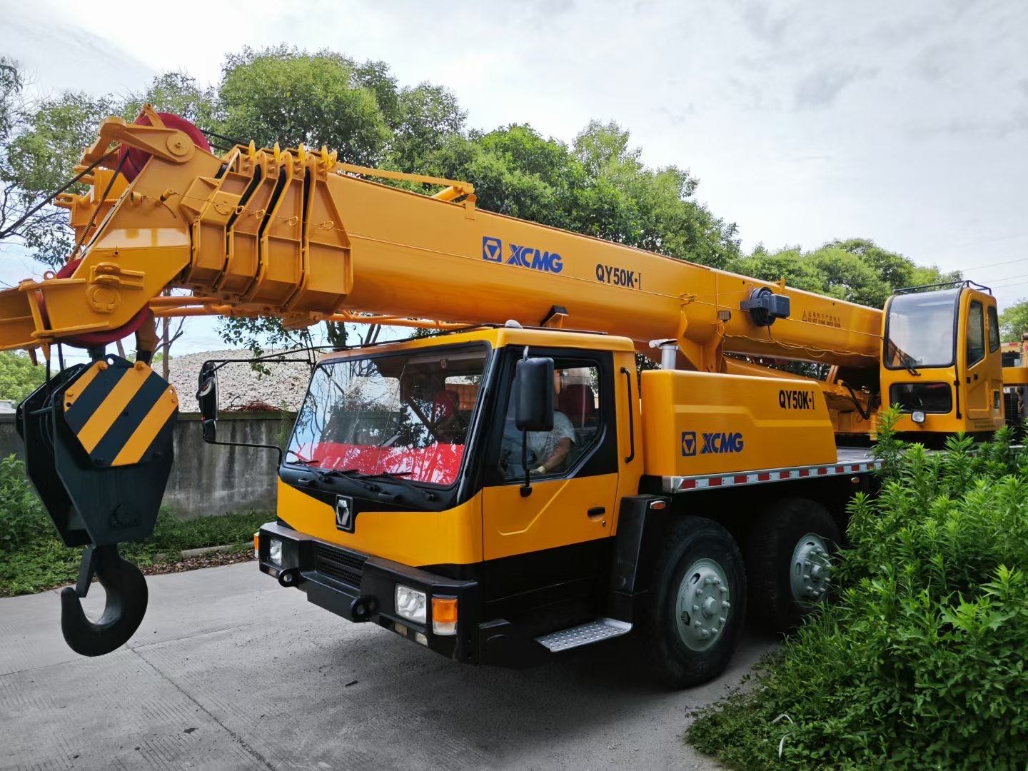 အရည်အသွေးမြင့် Full Hydraulic 25ton Truck Crane QY25K5C ကို အသုံးပြုထားသည်။