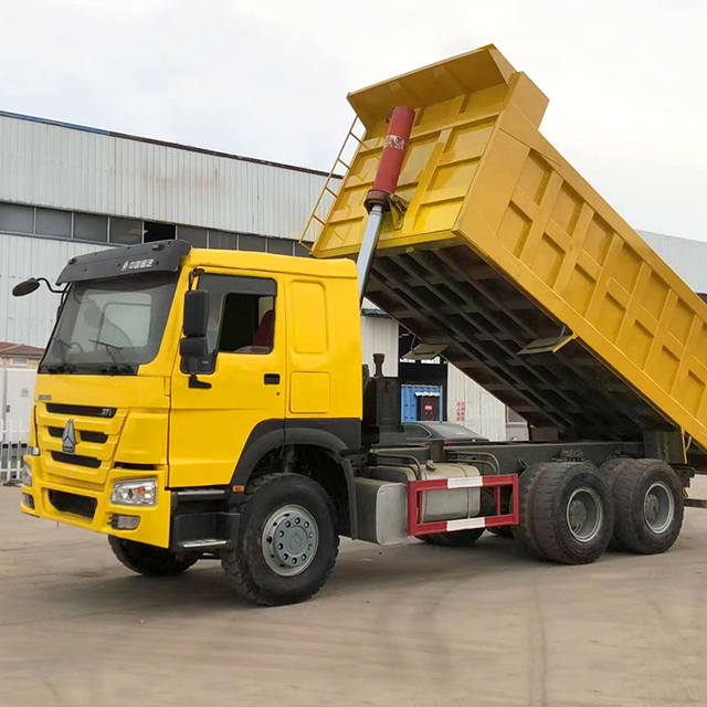 အရည်အသွေးမြင့် Sinotruck Howo 375 Horsepower 10 Wheeler 6*4 Heavy Duty 40 Ton Dump Truck